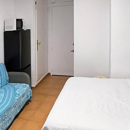 Las Naciones Studio Apartment เบนัลมาเดนา ภายนอก รูปภาพ