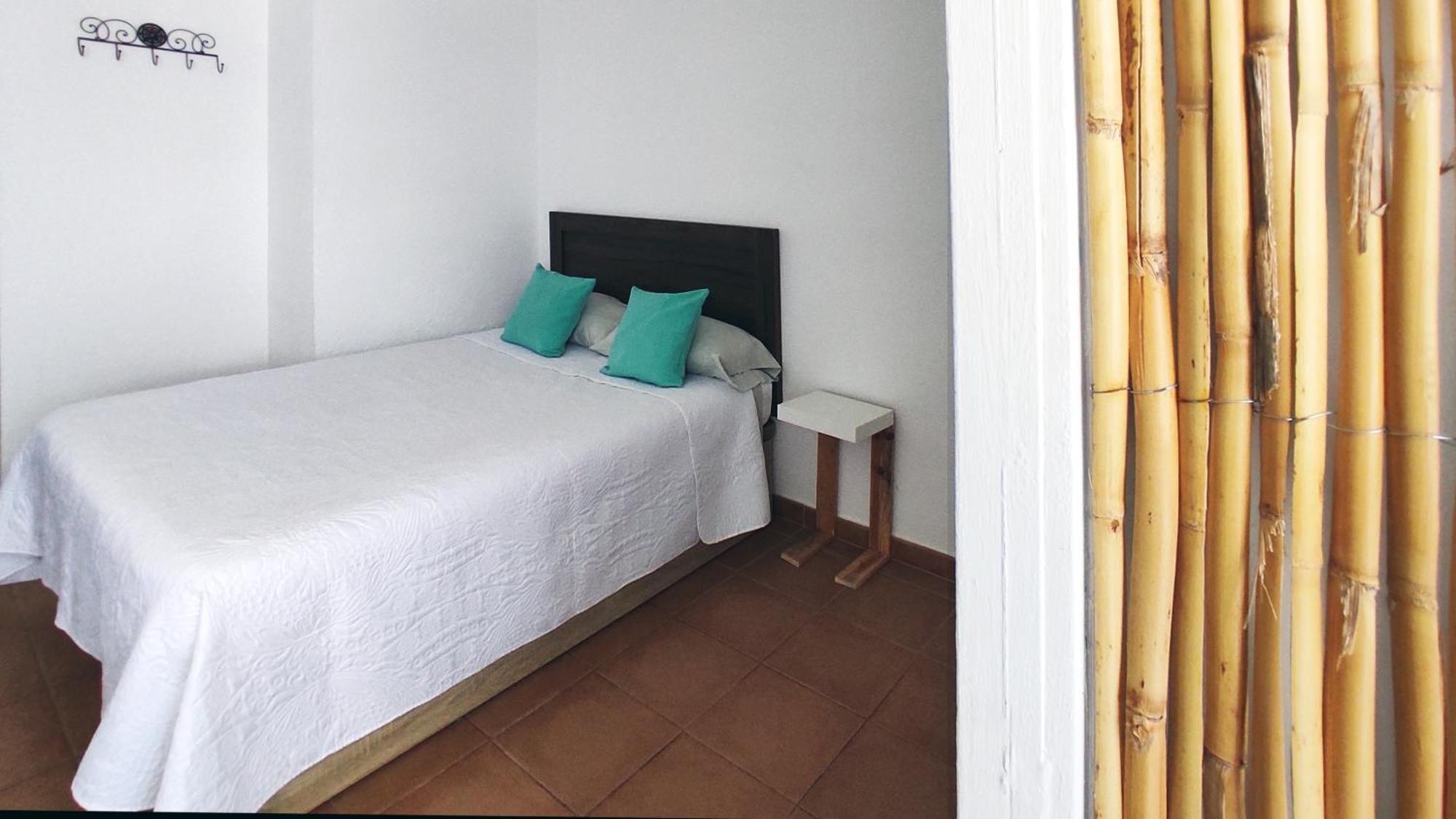 Las Naciones Studio Apartment เบนัลมาเดนา ภายนอก รูปภาพ