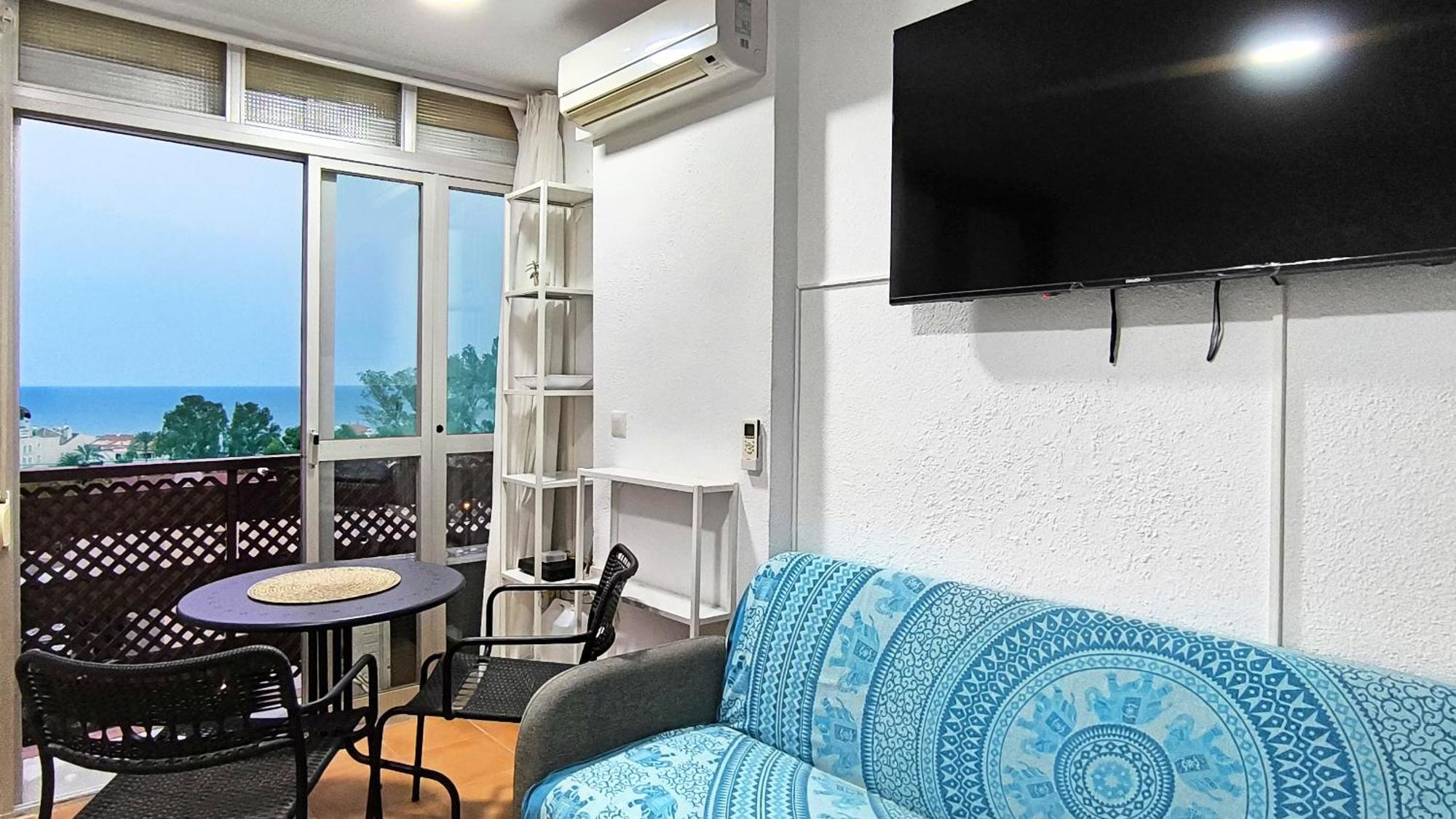 Las Naciones Studio Apartment เบนัลมาเดนา ภายนอก รูปภาพ